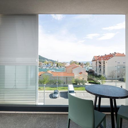 Rivus Apartments Оміш Екстер'єр фото