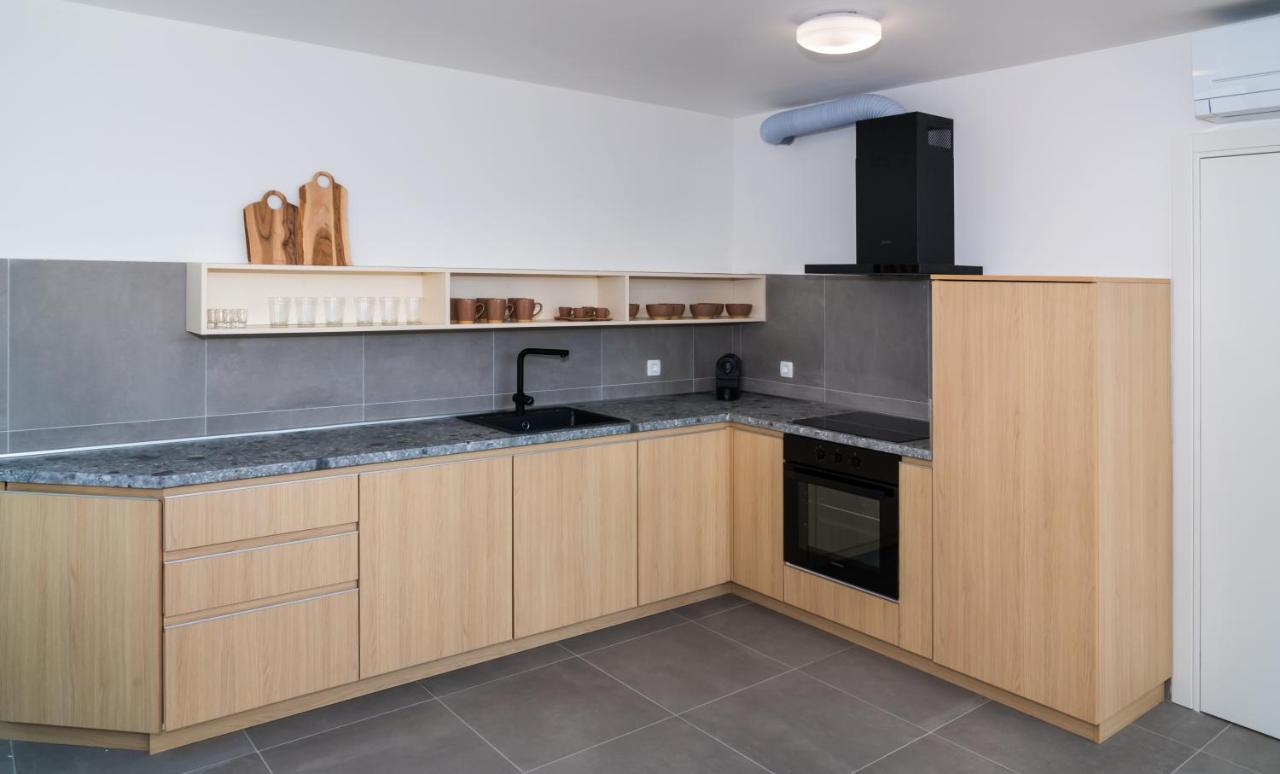 Rivus Apartments Оміш Екстер'єр фото