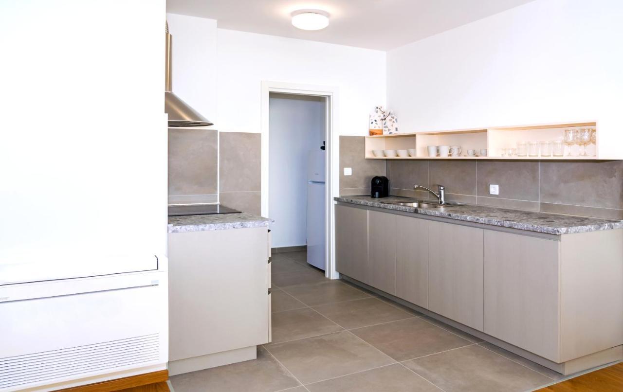 Rivus Apartments Оміш Екстер'єр фото