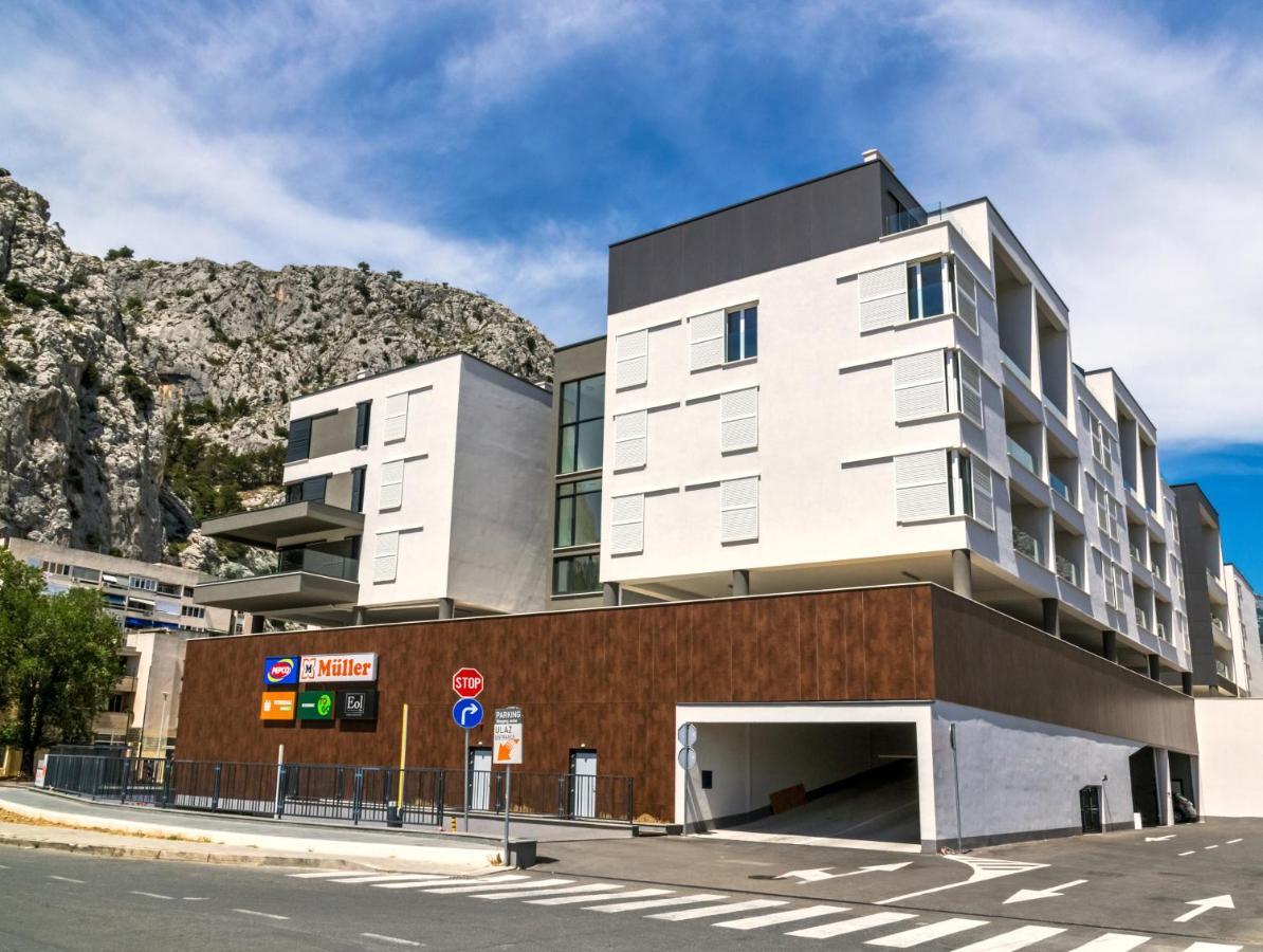 Rivus Apartments Оміш Екстер'єр фото
