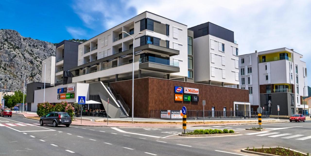 Rivus Apartments Оміш Екстер'єр фото