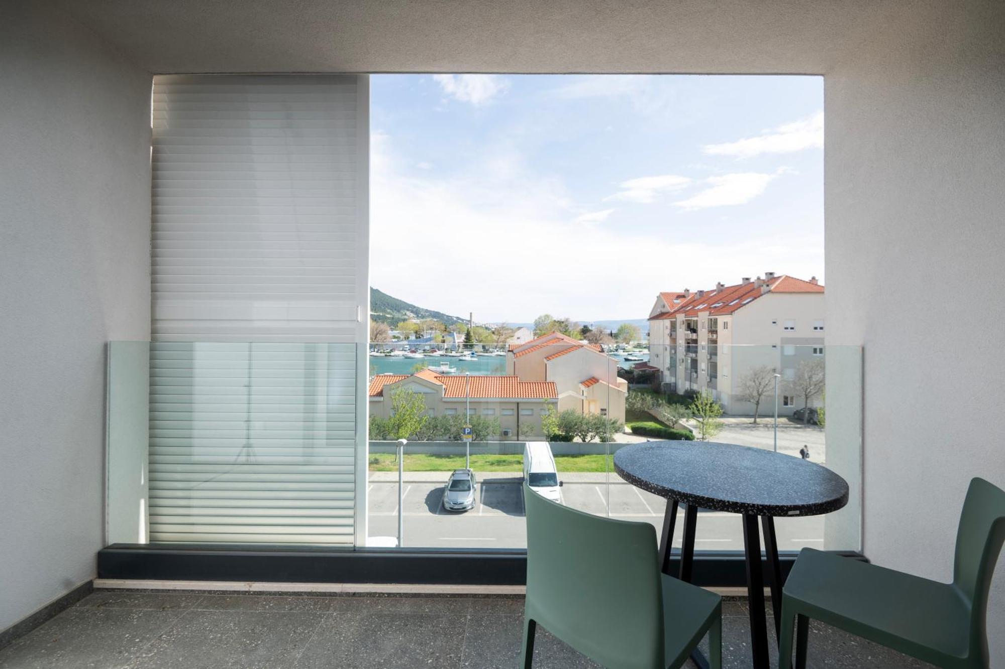 Rivus Apartments Оміш Екстер'єр фото